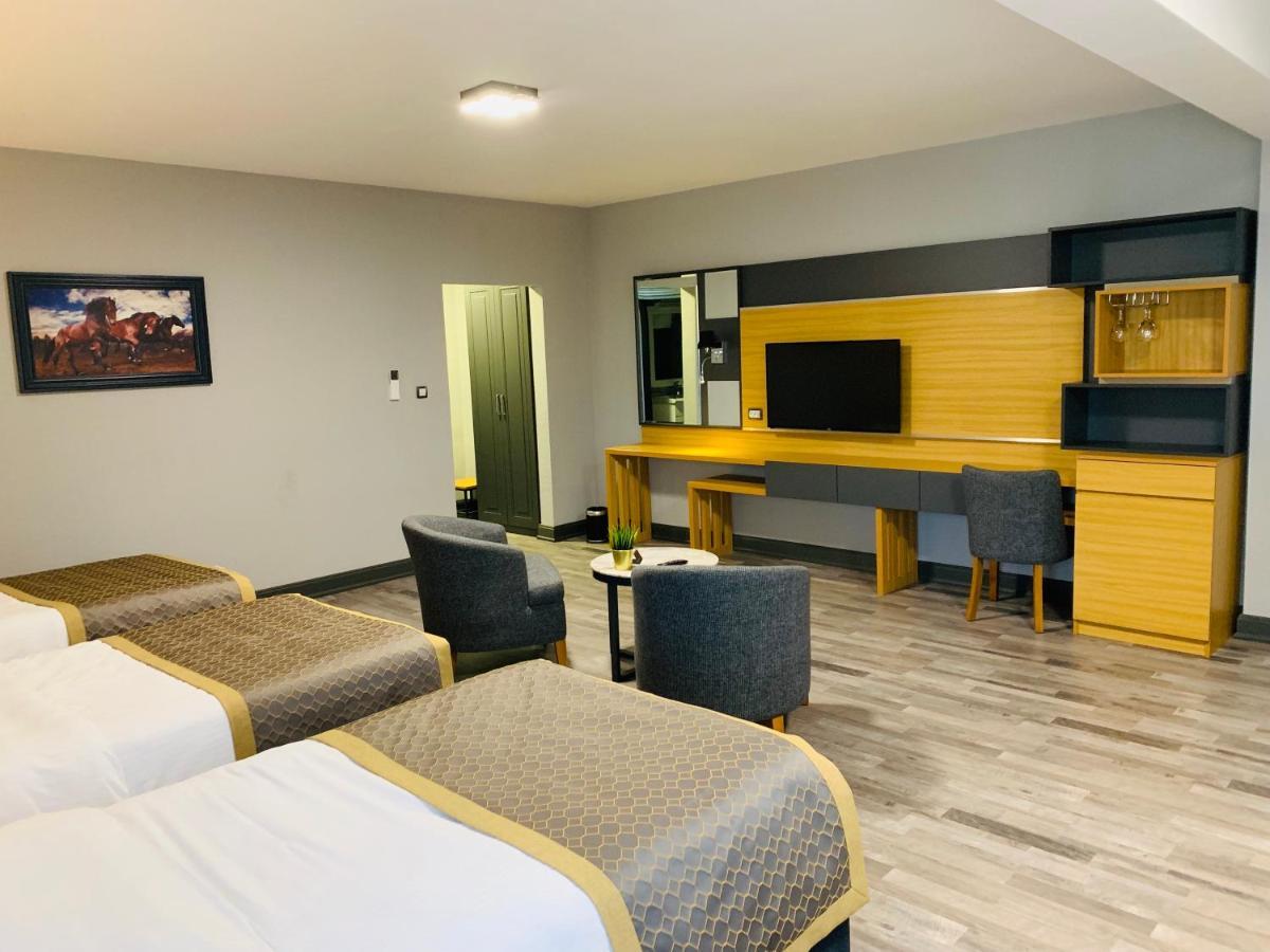 Hotel Konak モムチルグラト エクステリア 写真