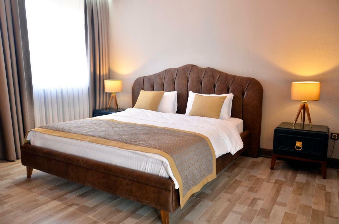 Hotel Konak モムチルグラト エクステリア 写真