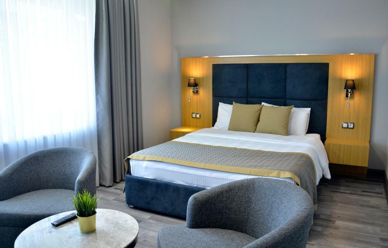 Hotel Konak モムチルグラト エクステリア 写真