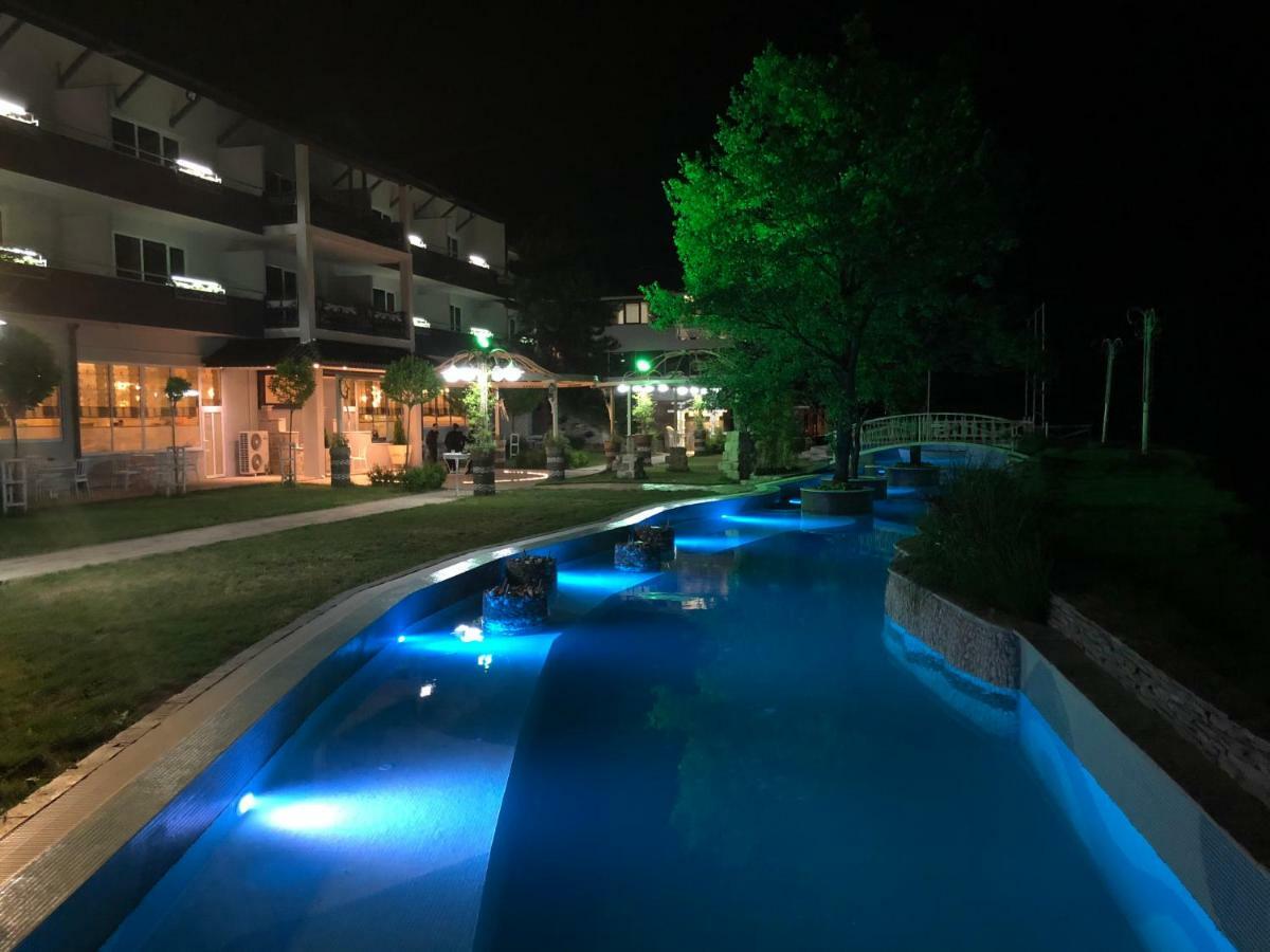Hotel Konak モムチルグラト エクステリア 写真