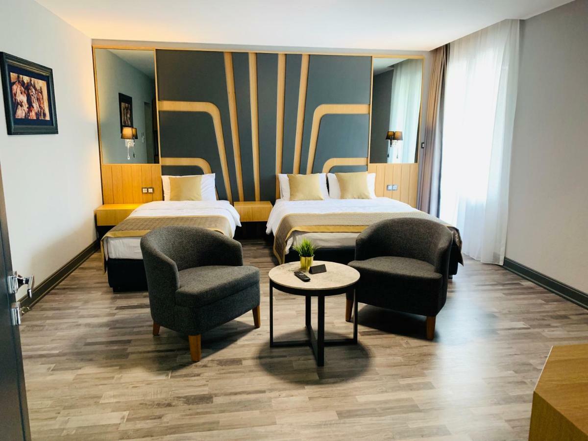 Hotel Konak モムチルグラト エクステリア 写真