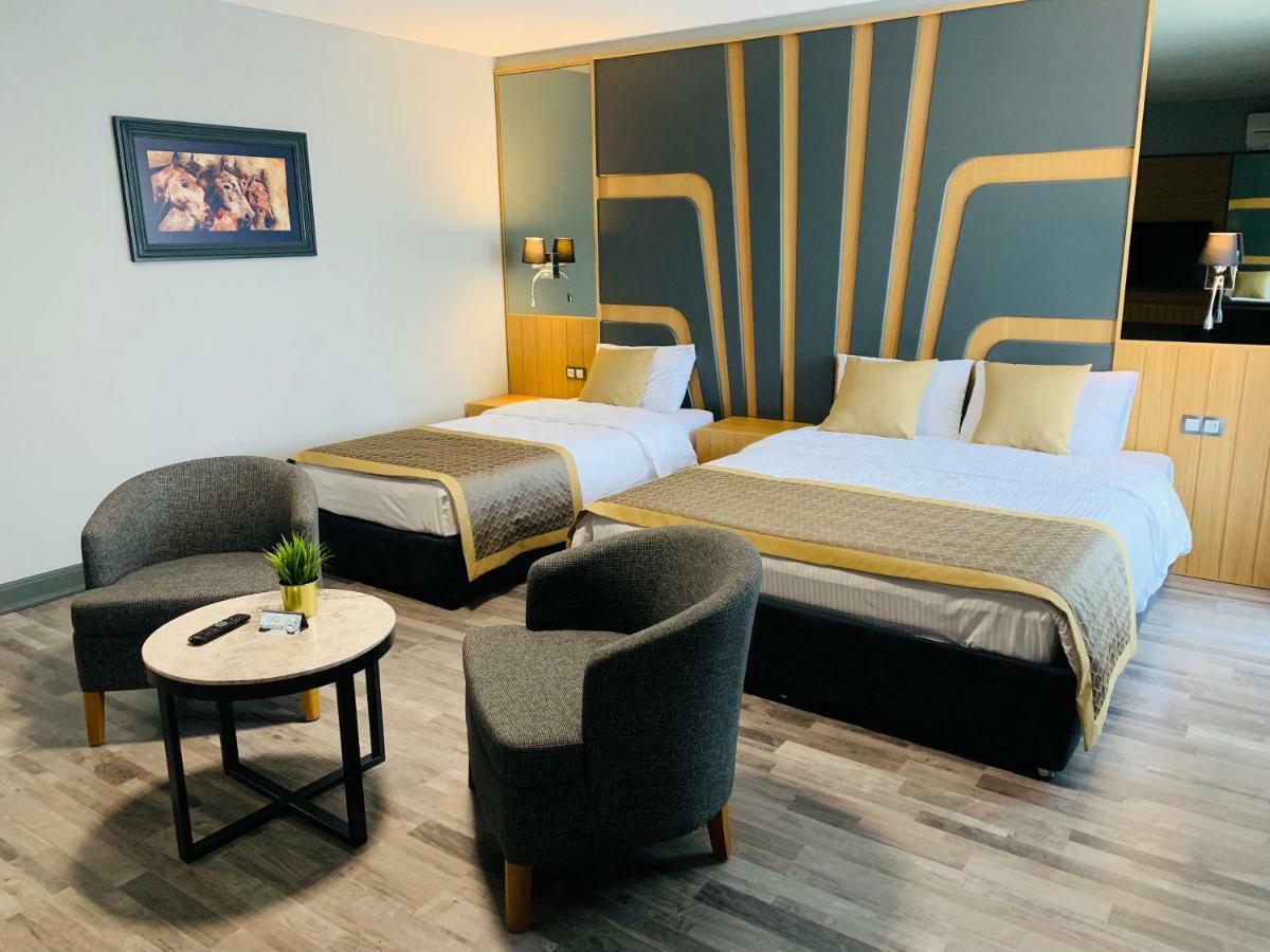 Hotel Konak モムチルグラト エクステリア 写真