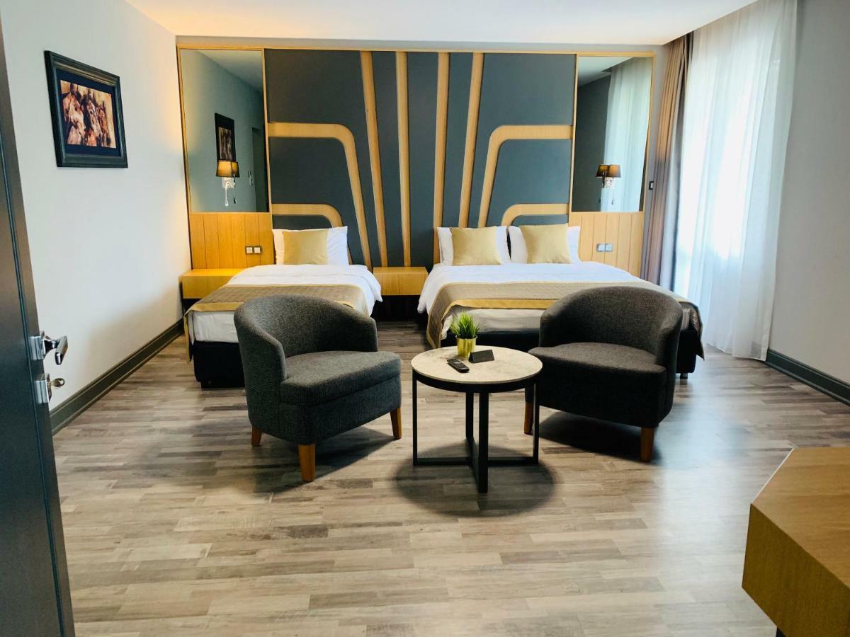 Hotel Konak モムチルグラト エクステリア 写真