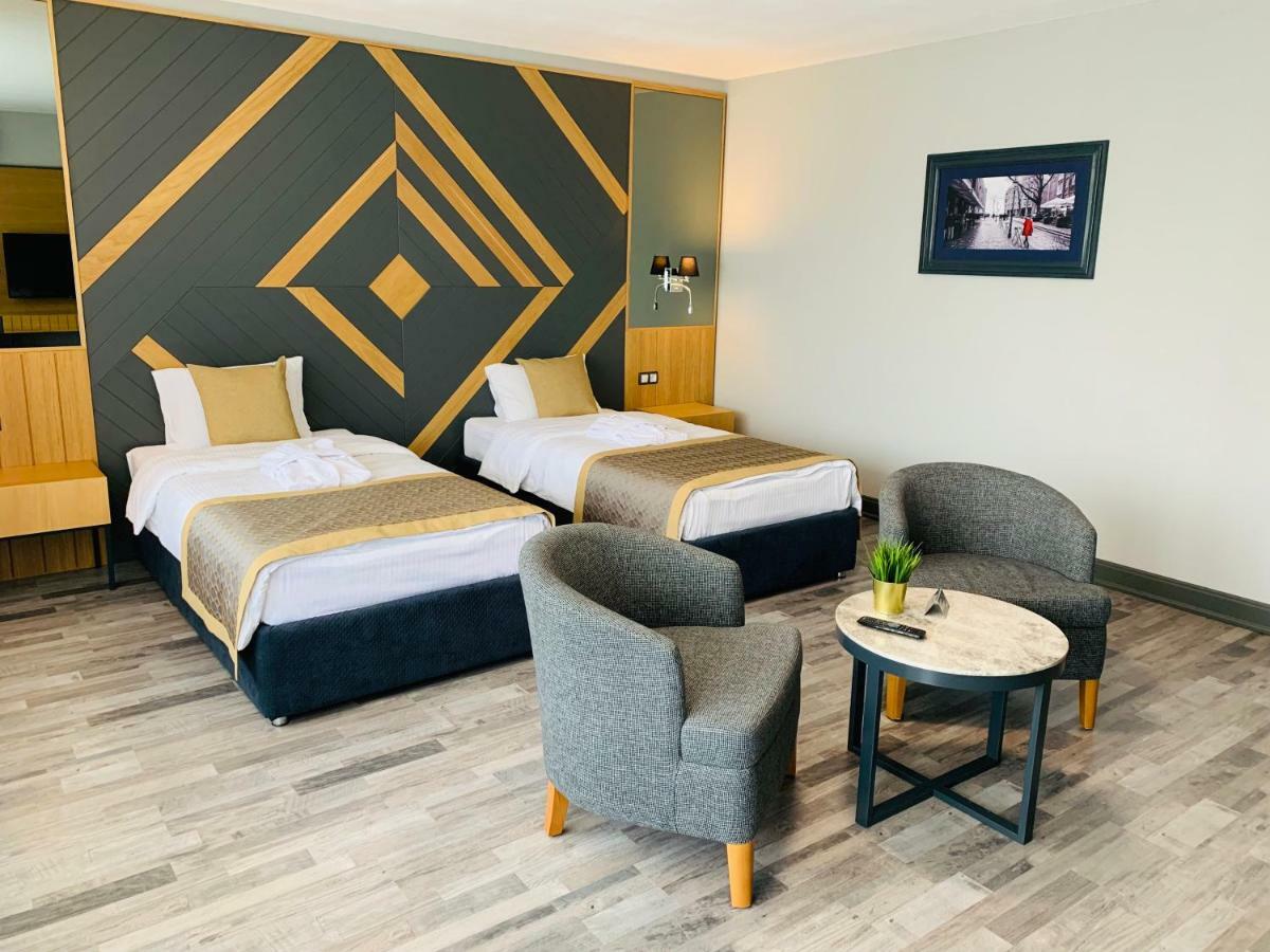 Hotel Konak モムチルグラト エクステリア 写真