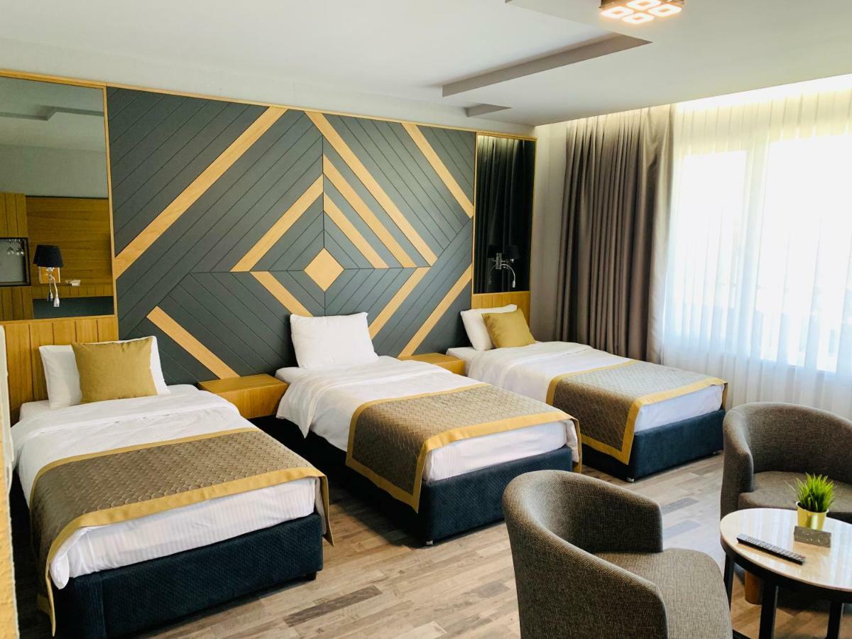 Hotel Konak モムチルグラト エクステリア 写真