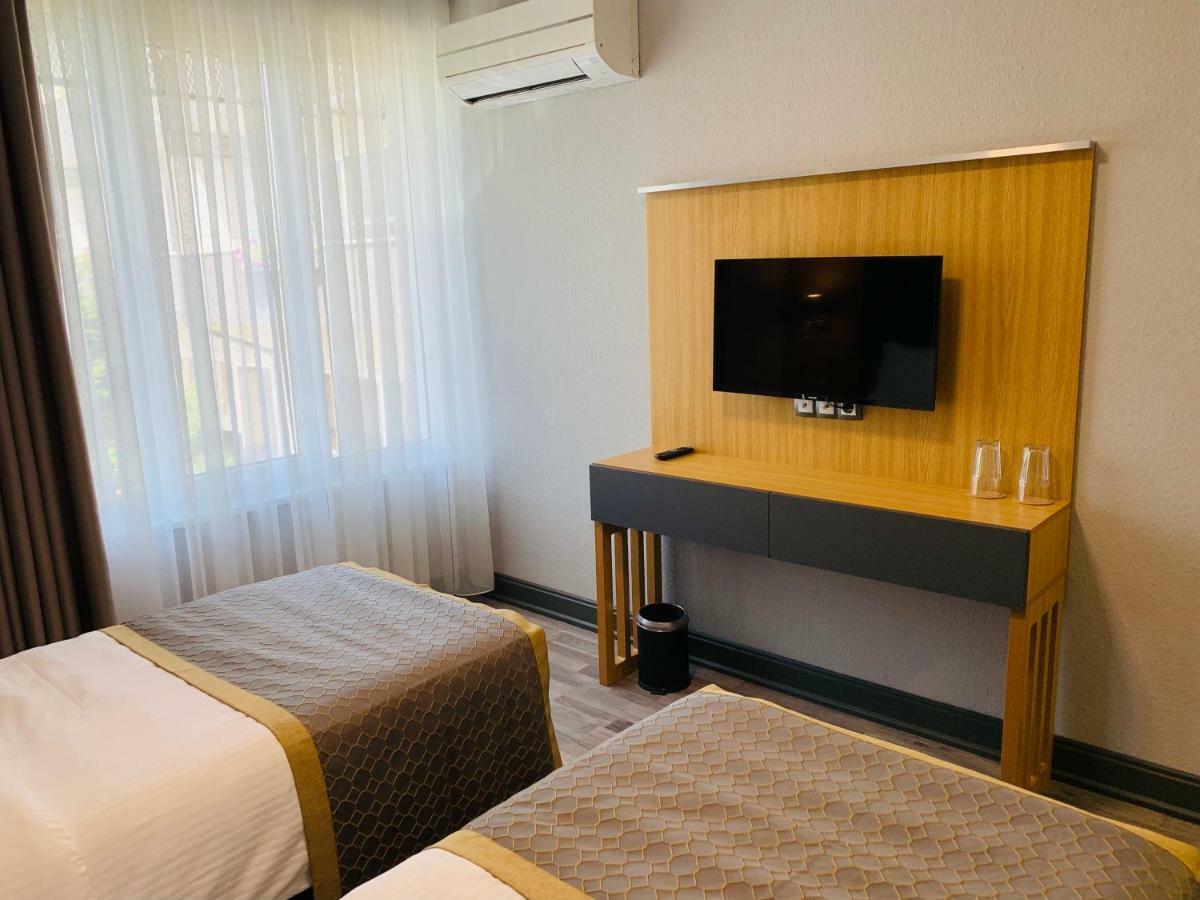 Hotel Konak モムチルグラト エクステリア 写真