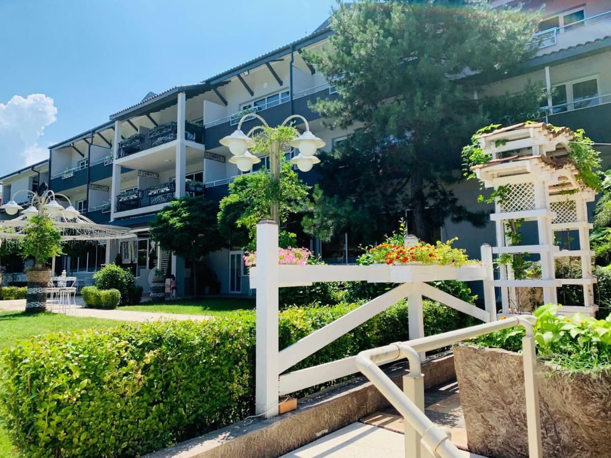 Hotel Konak モムチルグラト エクステリア 写真
